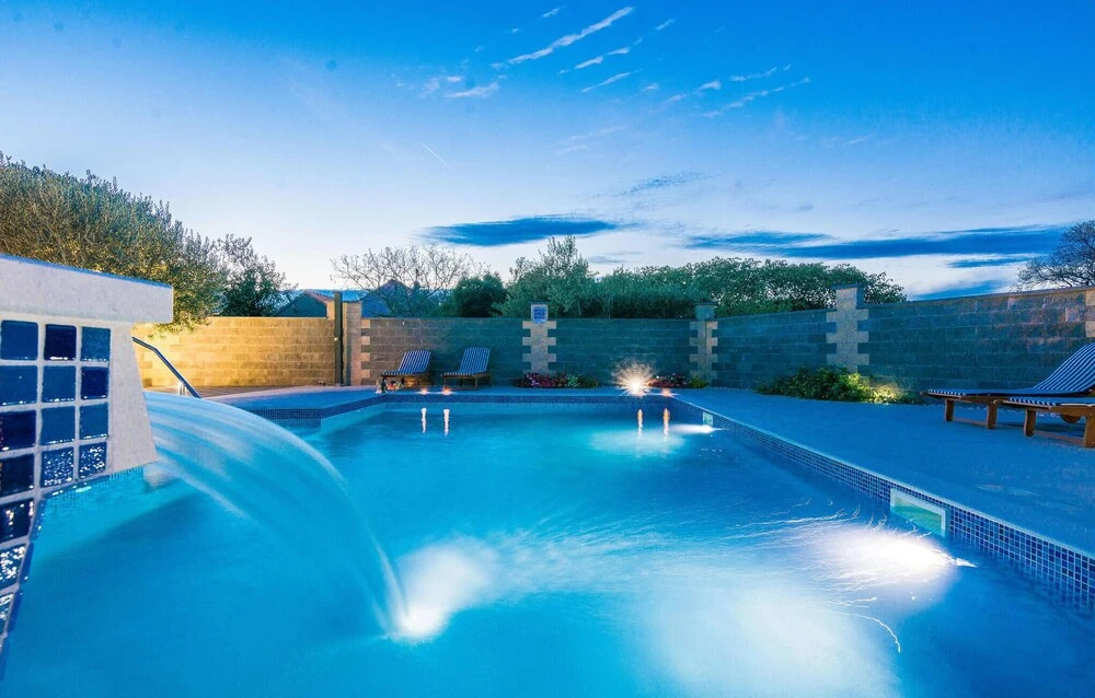 Awesome Apartment in Biograd na Moru With 2 Bedrooms, Wifi and Outdoor Swimming Pool