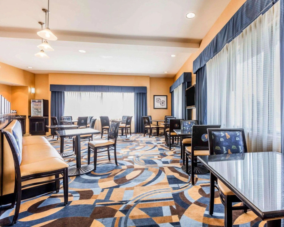 Comfort Suites Pell City near Logan Martin Lake