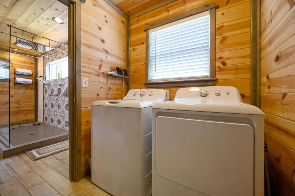 5 Star The Hidden Gem Farmhouse Romantic get away w EV connection