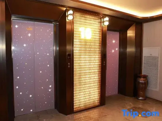 Heiston Hotel (Haxi High speed Railway Station Heilongjiang University Subway Station Branch)