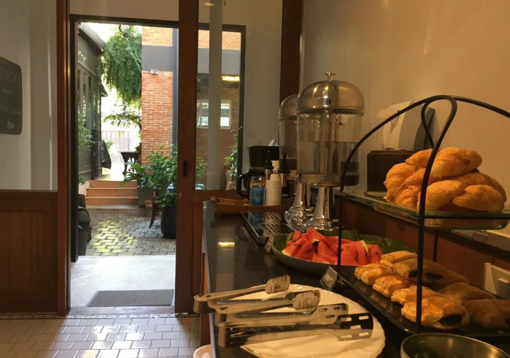 Hotel Noir