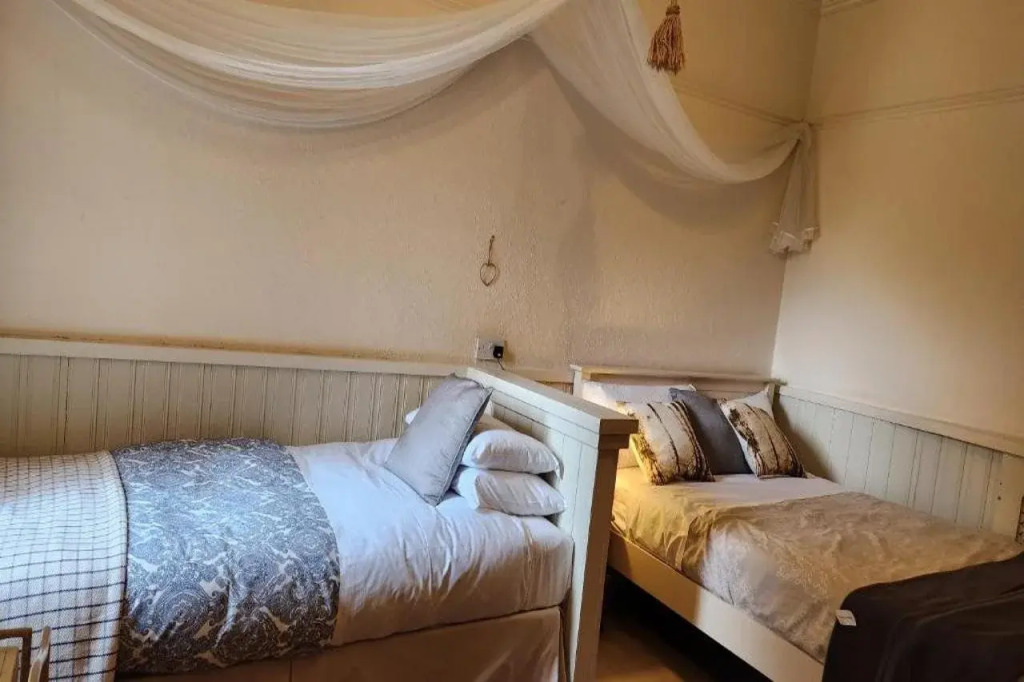 Cornerstone Manor Hotel