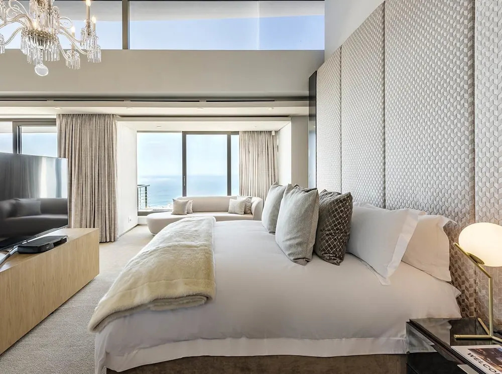 Moondance Villa & Suites