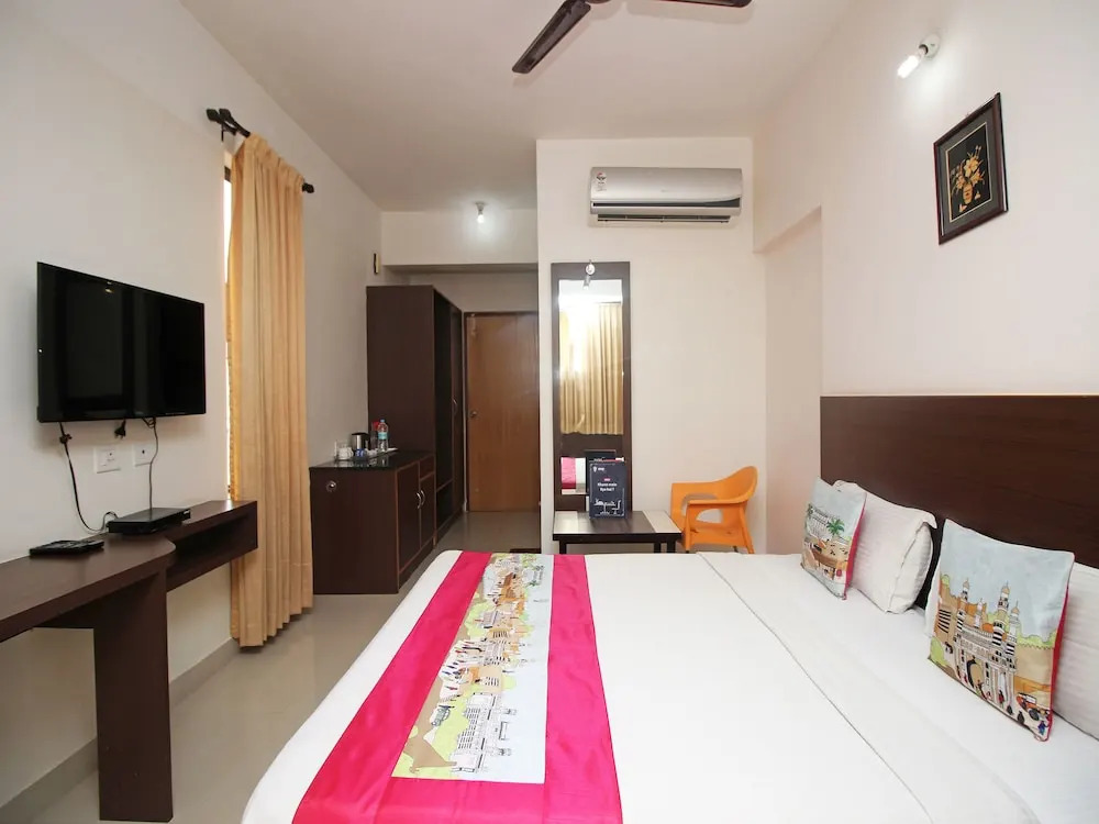 OYO 9617 Hotel PC Residency