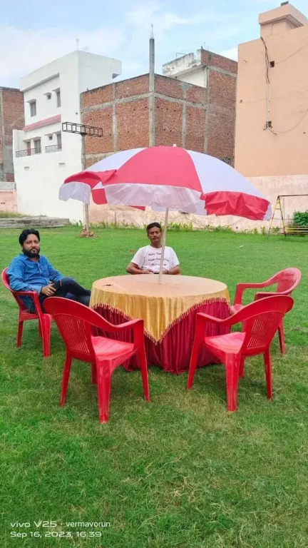 Varanasi Paradise