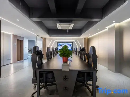 IDJ Love E-Sports Hotel (Kaifeng Qingming Riverside Garden Gulou Night Market)