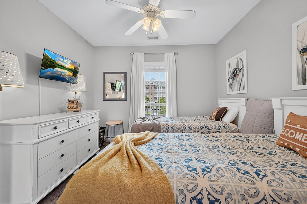 Magnolia Pointe Luster Leaf 4890-203