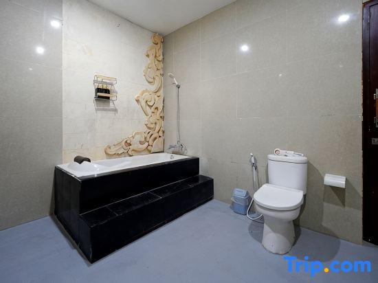 6 BR Twin Villa with Private Pool West Sanur
