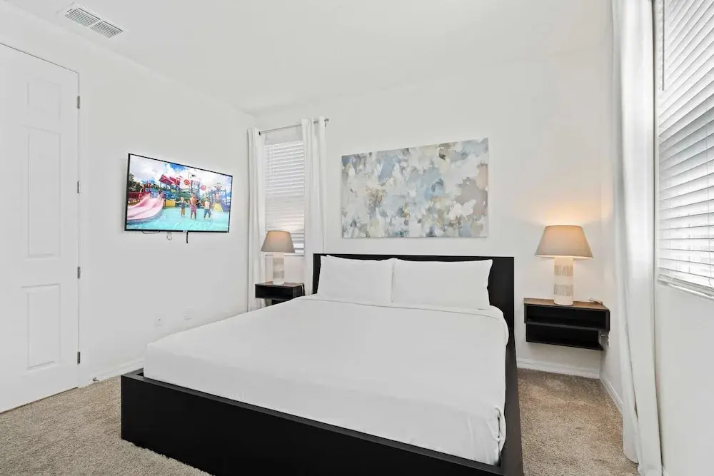8911 Tropical Haven Court