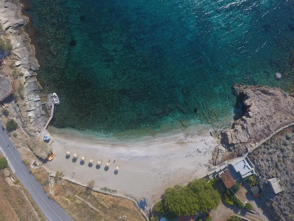 Modern home with 2 apartments, a swimming pool and sea view, in the area of Koundouros