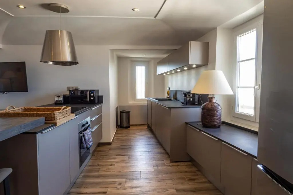 Charmant appartement spacieux pour 6P vue mer vieil Antibes