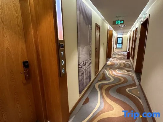 James Joyce Hotel(Korla Swan River Huijia Times Plaza Branch)