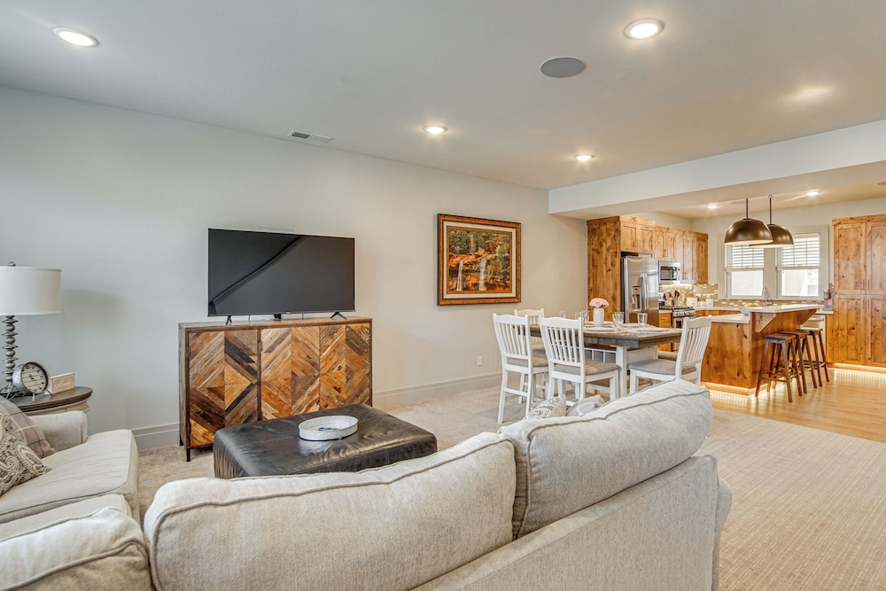 Hike, Golf & Unwind! Mtn-view Cedar City Townhome