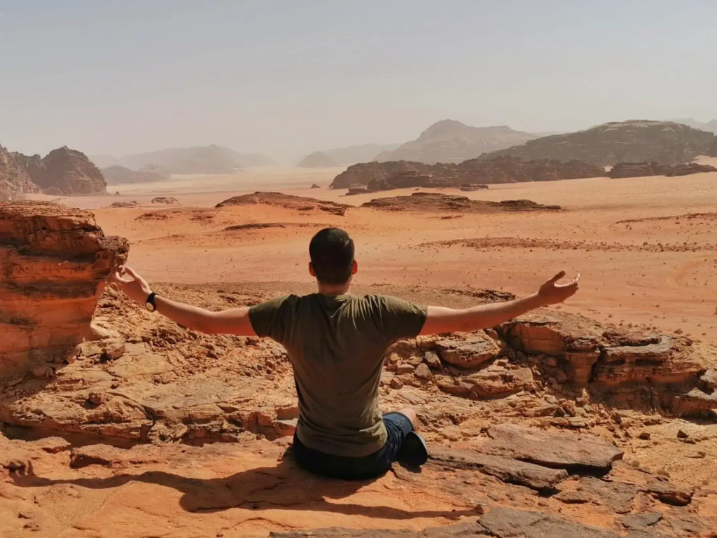 WADI RUM-Bedouin Tents and Jeep Tours