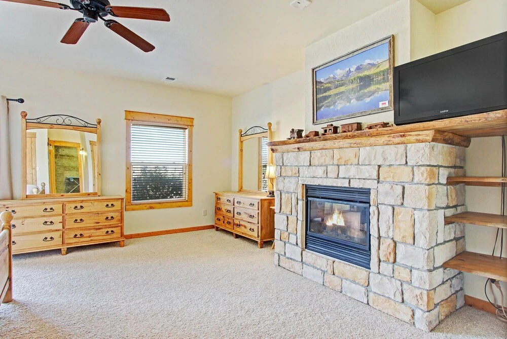 Mount Acoma 38 2 Bedroom Condo by RedAwning