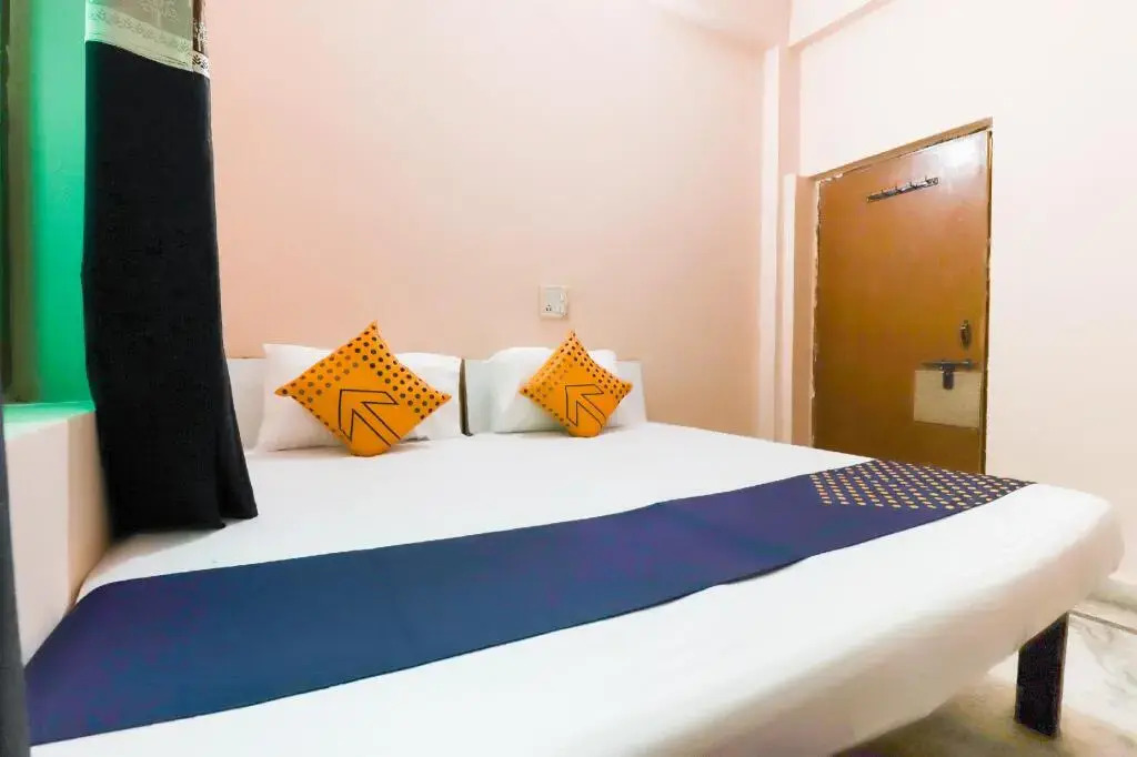 Om Sai Nath Lodge by OYO Rooms