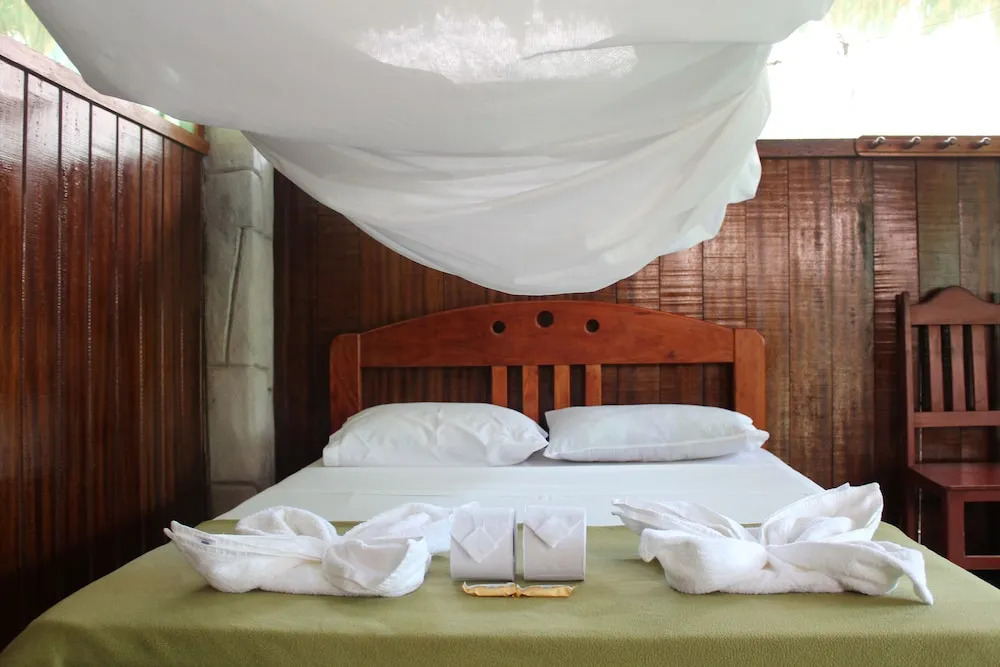 Paradise Amazon Lodge & Adventure