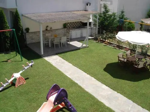 Niki Apartments