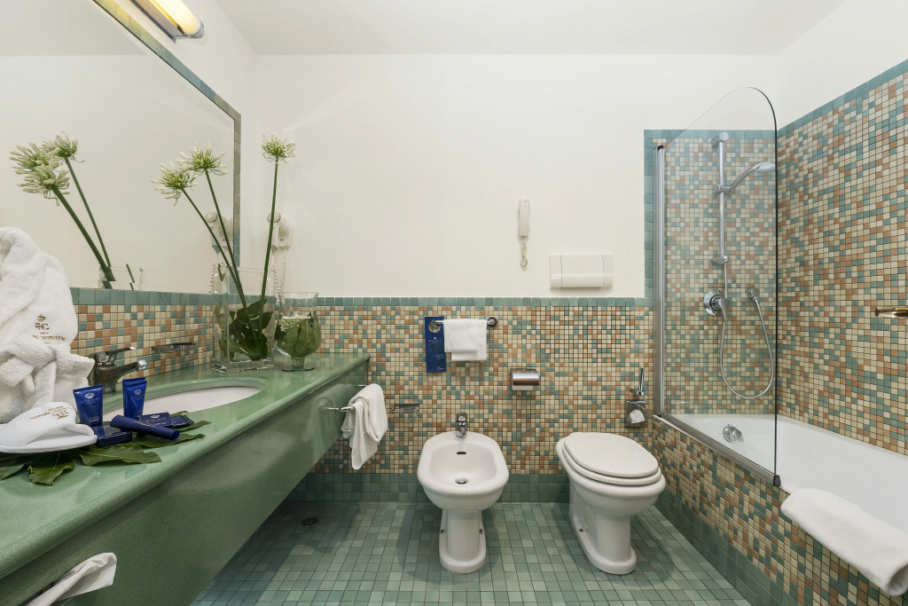 Отель Royal Continental Hotel Naples