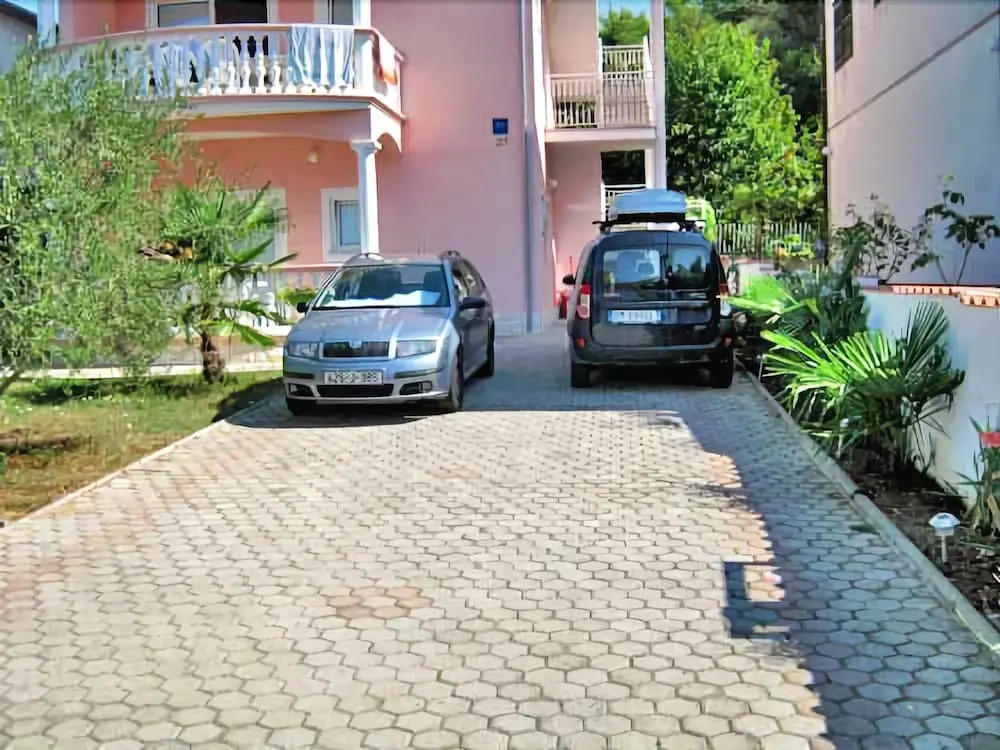 Apartments Milena