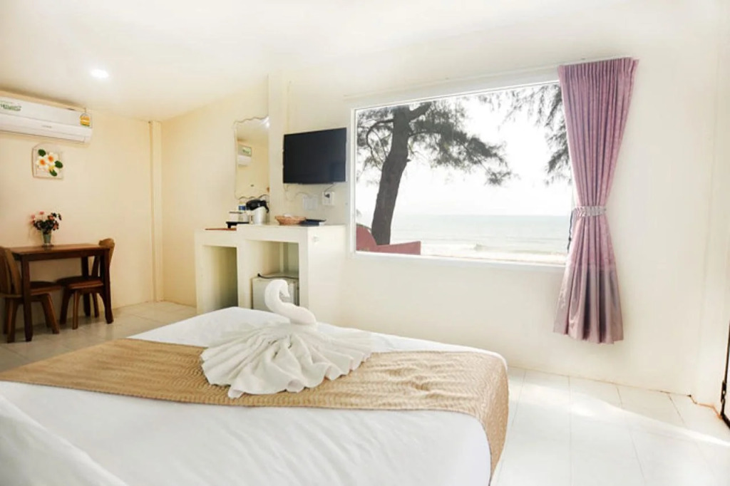 Burapa Beach Resort Chaolao