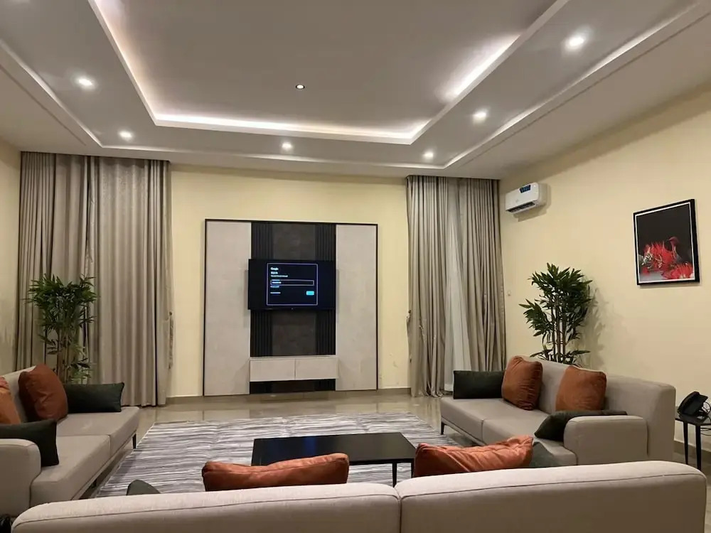 Rhino suite Yola
