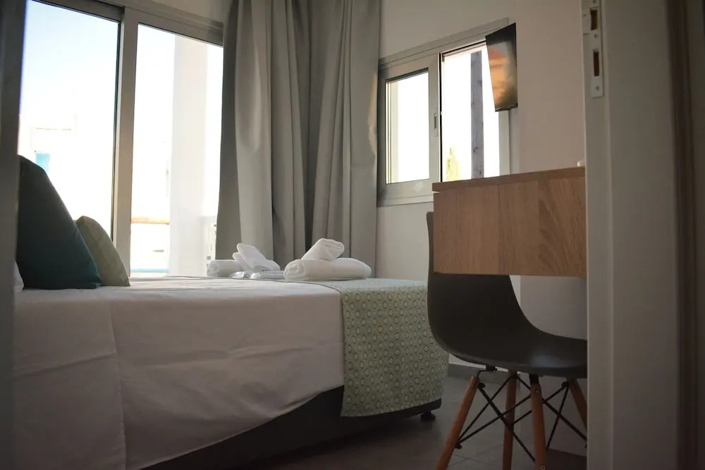 Green Bay Suites