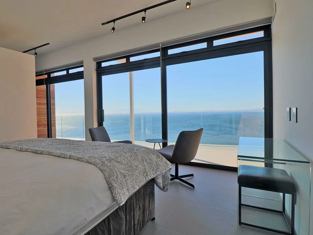 22 Protea - Luxury, Style and Elegance - Sleeps 12 in 6 En-suite Bedrooms