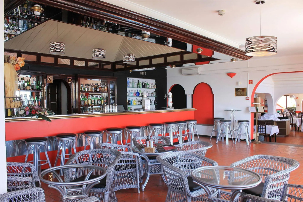 Hotel Roca Mar