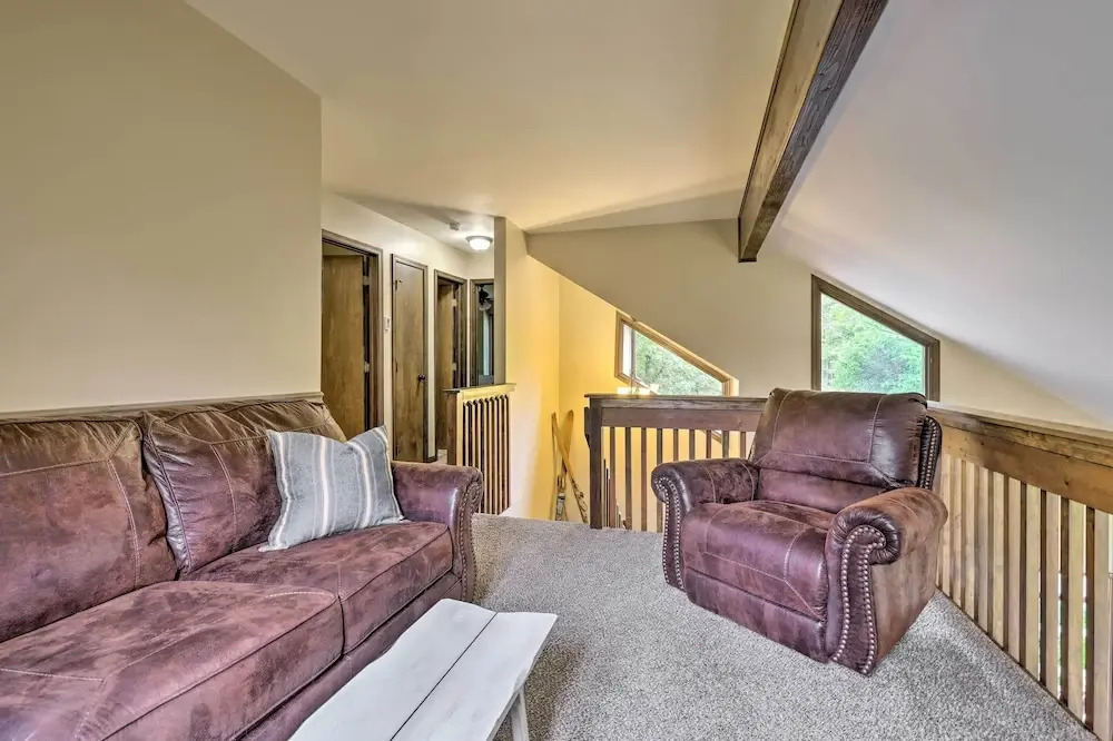Near Hiking & Skiing: Albrightsville Home w/ Deck!