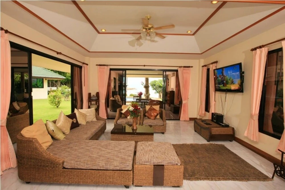 5 Bedroom Beach Front Villa on Samrong Bay