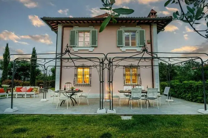 Villa Alpaca in Orentano