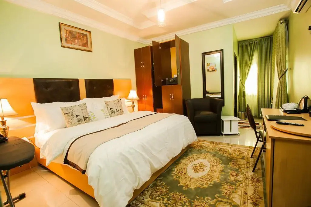 Inti's Royal Suite