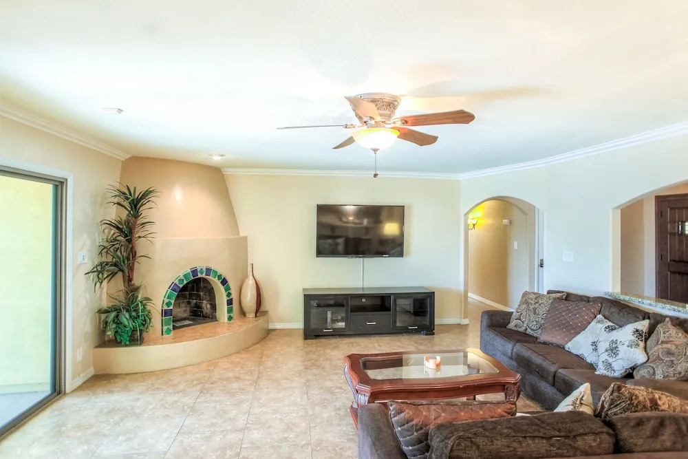 Presidio - 6 Bedroom Home - Scottsdale