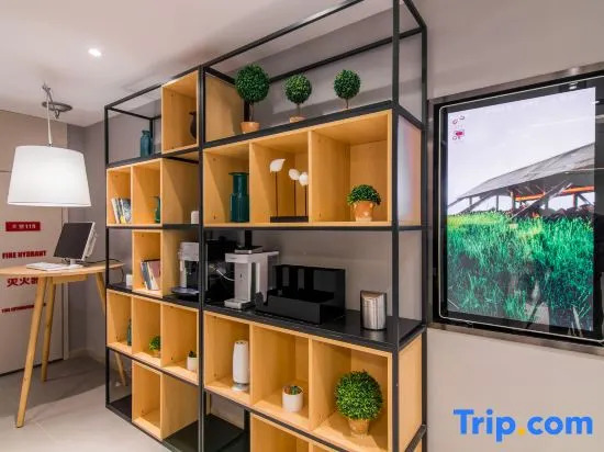 Rujia Business Hotel