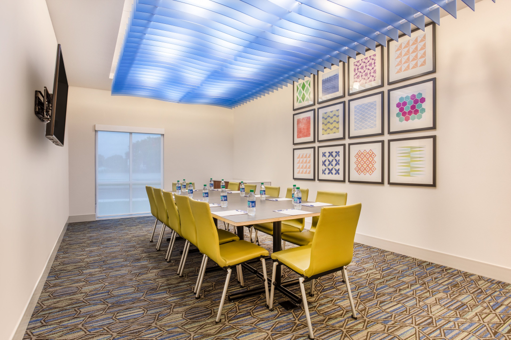 Holiday Inn Express & Suites - Ottawa by IHG