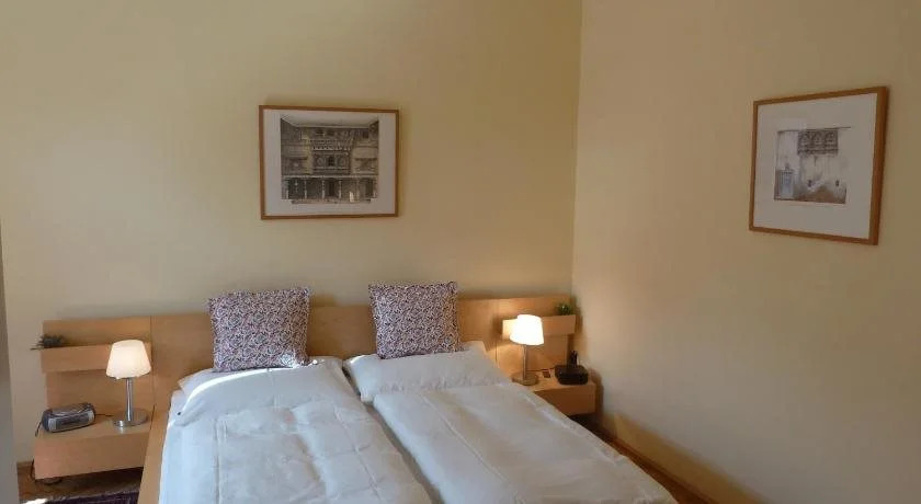 Stadtnest Bed  Breakfast