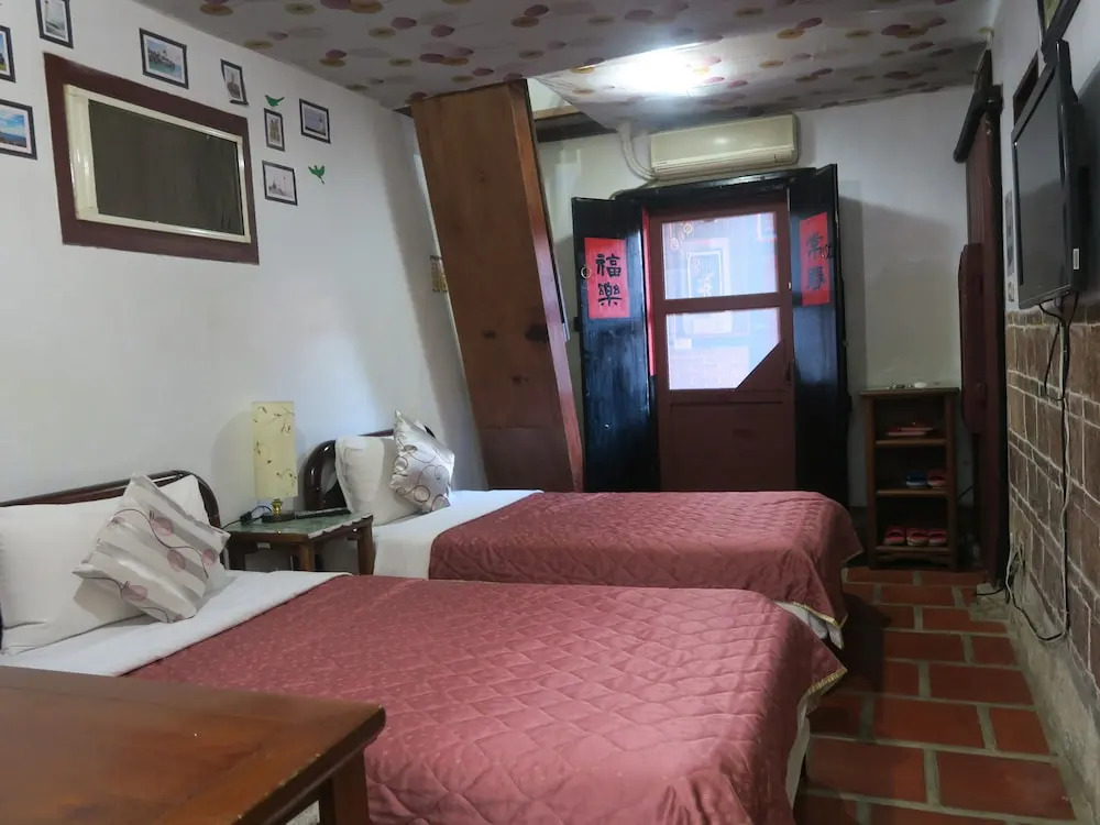 Shuitou Inn I
