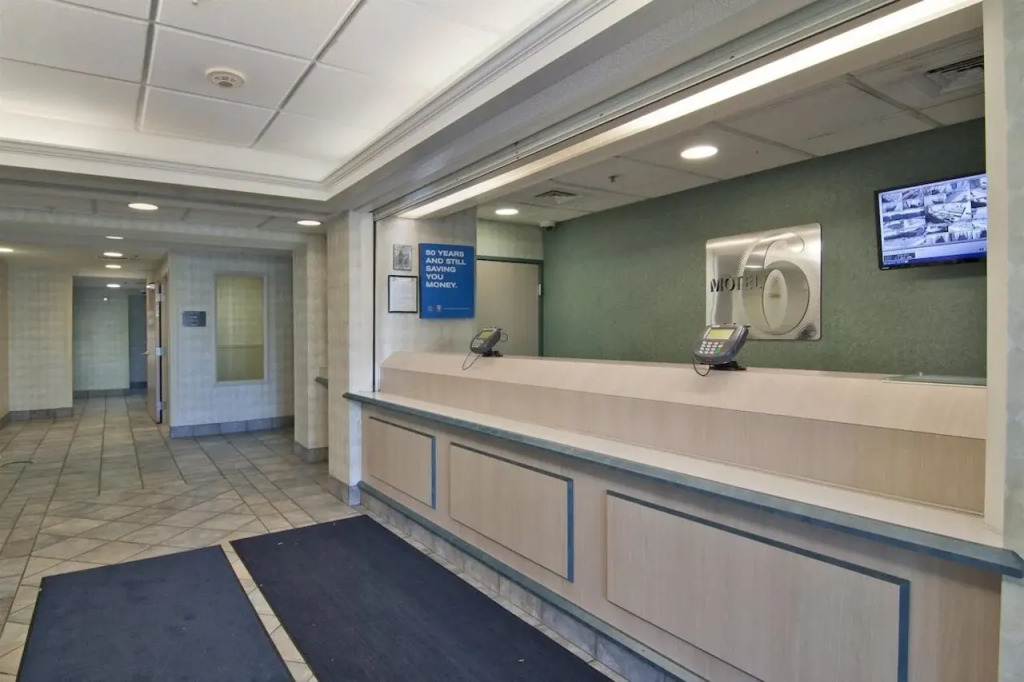 Motel 6-Brooklyn Center, MN - Minneapolis