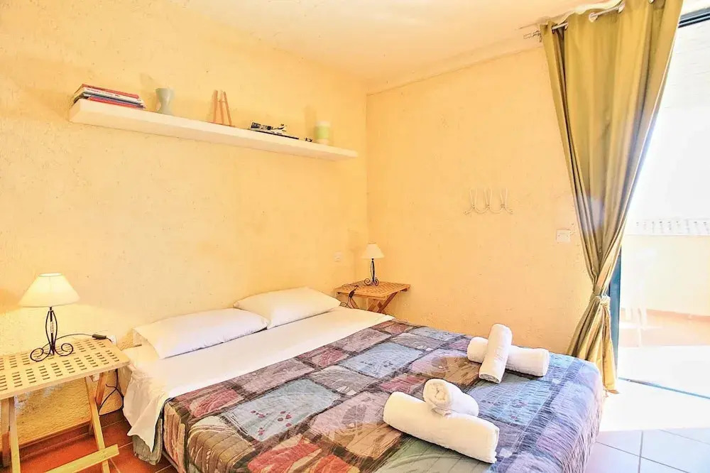 Tinas Apartment in Mparmpati