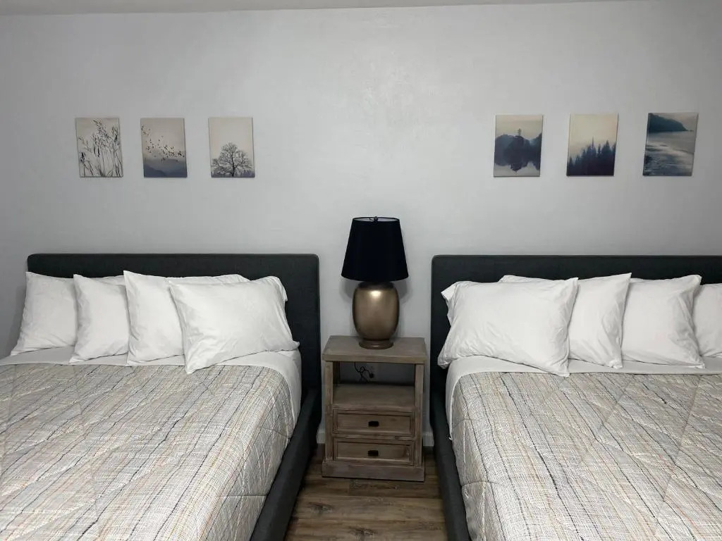 Veda Inn & Cottages
