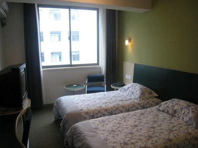 Motel168 Suzhou Sanxiang Road Inn