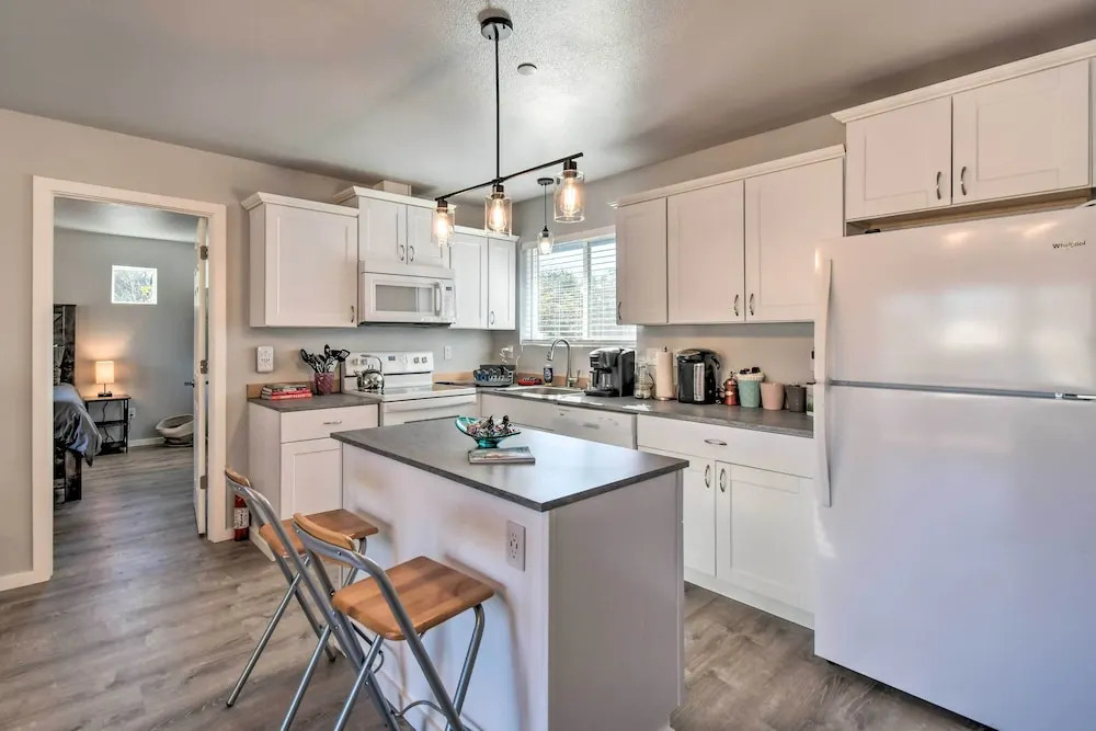 Dog-friendly Retreat w/ Dock & Waterfront Views