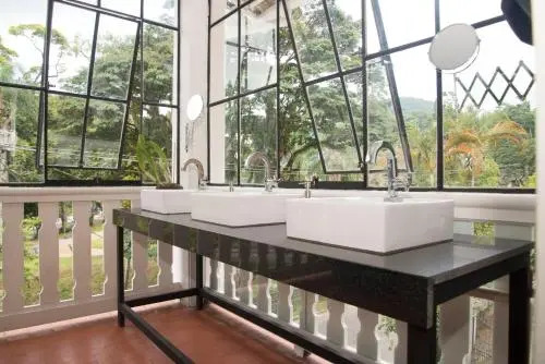 Um Hostel