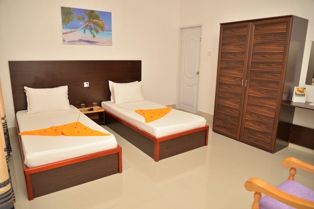 Moodhumaa Inn