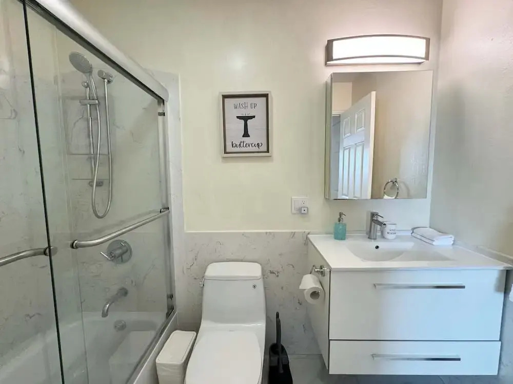 South SF Spacious Entire Unit With 3brs 3bth on 2F