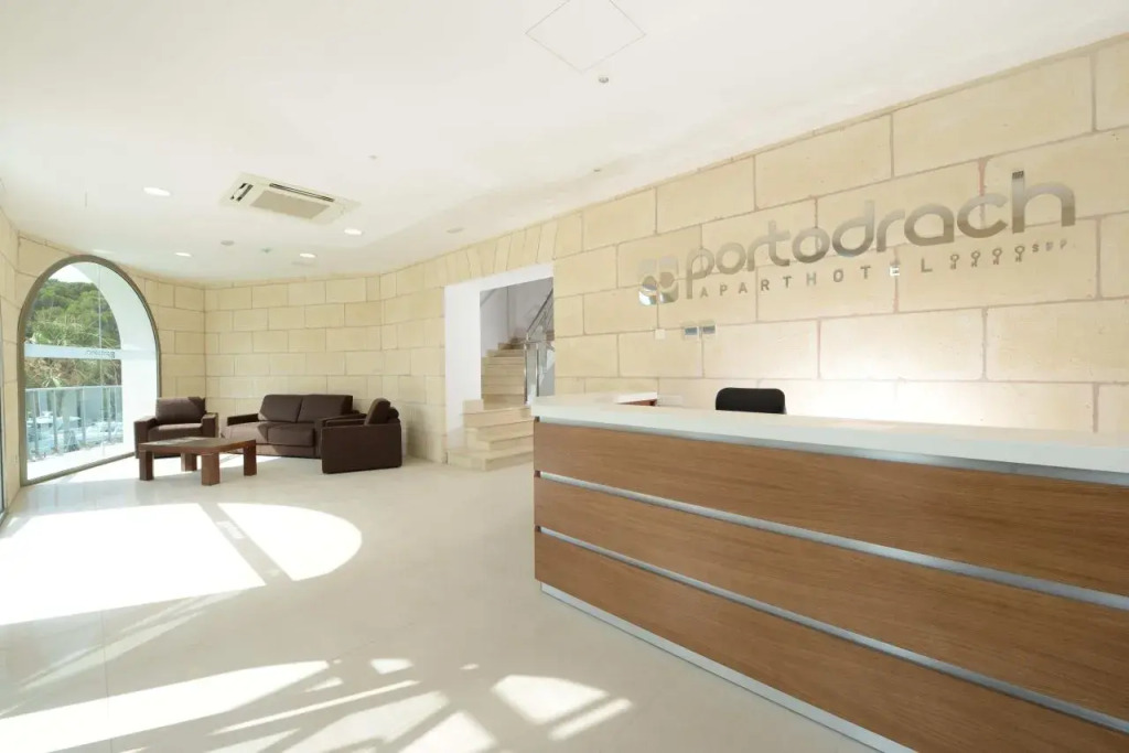 Porto Drach Aparthotel & Suites