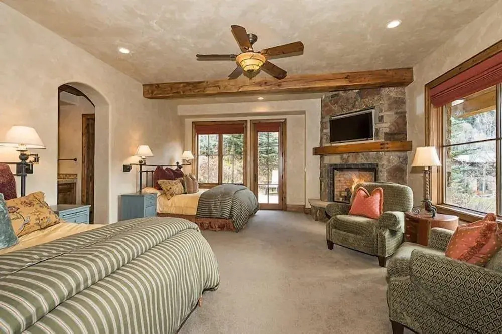 Snowmass Pine Crest