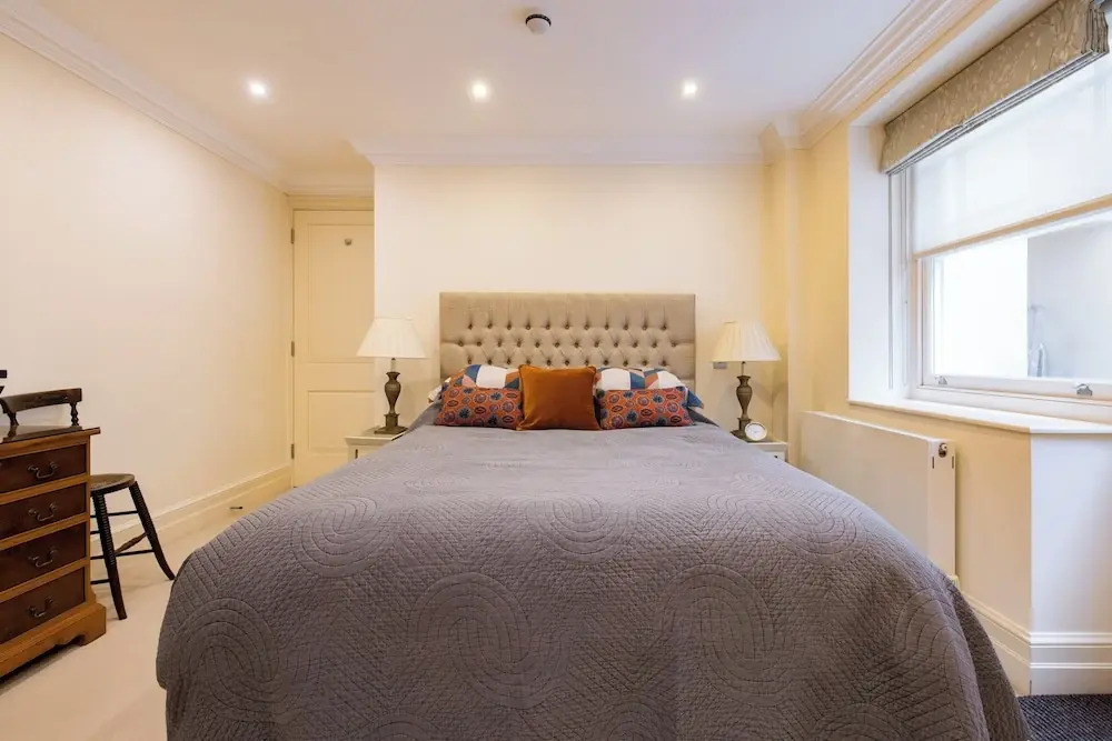 Paddington 7-bed 13-guest Massive House W/patio