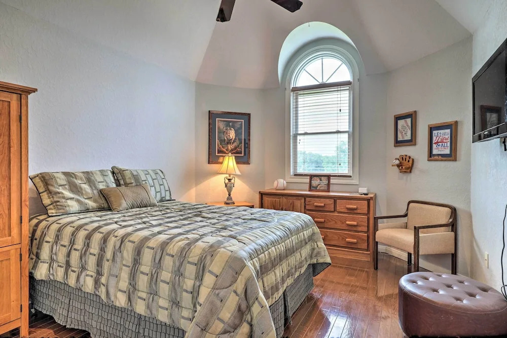 Extravagant 4,500 Sq Ft Home in Hill Country!